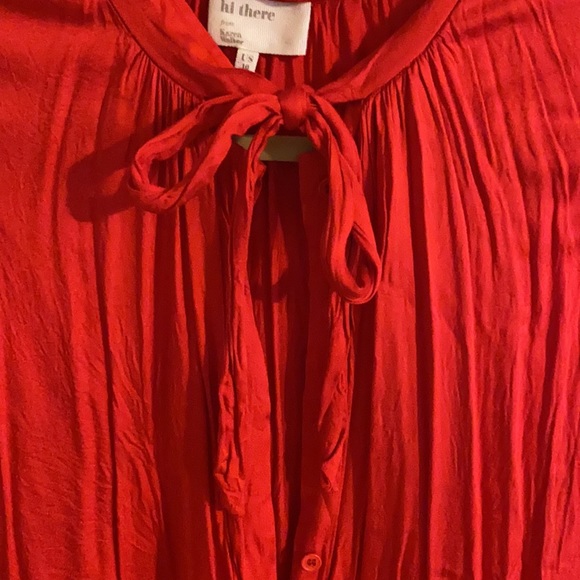 Short red ribbed dress with a tie in the front - Picture 4 of 4